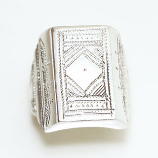 Bijoux ethniques touareg bague en argent 925 massif homme femme chevalire large volume relief grave - Niger 107 b