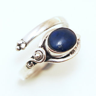 Bijoux ethniques Indiens bague en argent 925 fine rglable ajustable femme filigranes petites ovales et pierre fine Lapis-Lazuli bleu - Inde 074