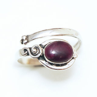 Bijoux ethniques Indiens bague en argent 925 fine rglable ajustable femme filigranes petites ovales et pierre fine corindon Rubis rouge - Inde 074 b