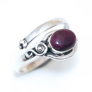 Bijoux ethniques Indiens bague en argent 925 fine rglable ajustable femme filigranes petites ovales et pierre fine corindon Rubis rouge - Inde 074