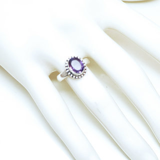 Bijoux ethniques Indiens bague en argent 925 femmes  hommes filigranes petite ovale facettes et pierre fine Amthyste violet mauve - Inde 079 b