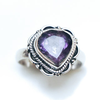 Bijoux ethniques Indiens bague en argent 925 femmes  hommes filigranes petite goutte facettes et pierre fine Amthyste violet mauve - Inde 080 c