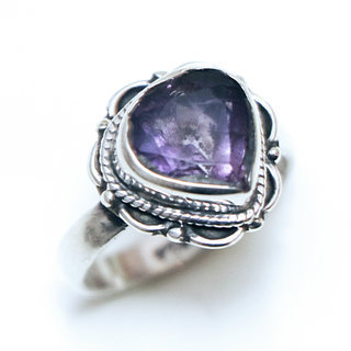 Bijoux ethniques Indiens bague en argent 925 femmes  hommes filigranes petite goutte facettes et pierre fine Amthyste violet mauve - Inde 080