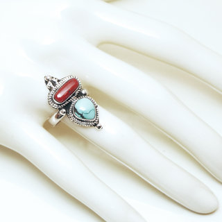 Bijoux ethniques indiens tibetains bague en argent 925 massif femme homme longue filigranes perle goutte triangle et pierre fine Turquoise et Corail rouge orange npalais tibet - Npal 036 b