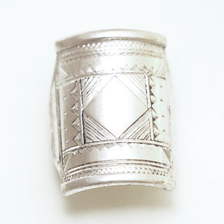 Bijoux ethniques touareg bague en argent 925 massif homme femme chevalire large carre grave - Niger 125 b