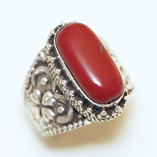 Bijoux ethniques indiens bague en argent 925 massif femme homme chevalire ovale longue filigranes perle grave et pierre fine Corail orange rouge npalais - Npal 047