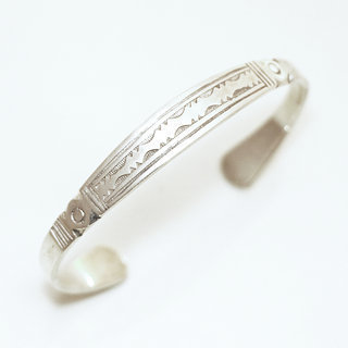 Bijoux touareg ethniques bracelet en argent 925 homme femme plat jonc ouvert gourmette grav - Niger 030