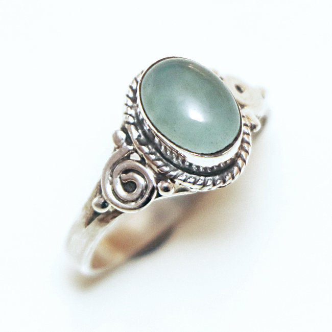 Bague argent massif 925 ovale filigranes fine et Calcédoine verte - Inde 063S