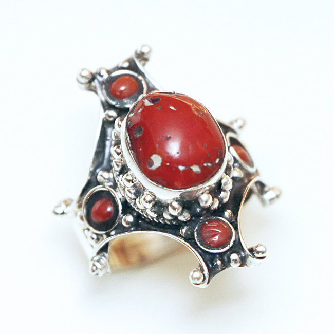 Bague chevalière croix en argent 925 Corail rouge - Népal 066R