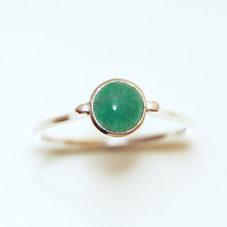 Bijoux ethniques Indiens bague fine en argent 925 minimaliste femme design pierre semi-prcieuse Corindon Emeraude - Inde 102 b