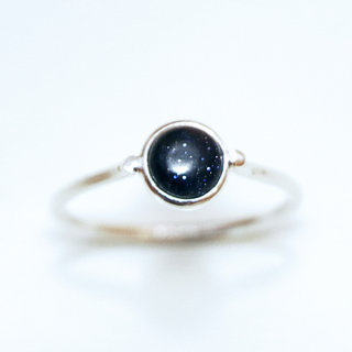 Bijoux ethniques Indiens bague fine en argent 925 minimaliste femme design pierre semi-prcieuse Pierre de Soleil bleue - Inde 102 b