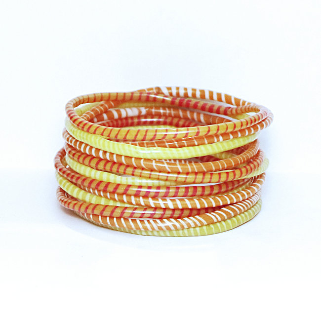 Lot de 12 bracelets Jokko en plastique recyclé mix Abricot orange jaune - Mali 037