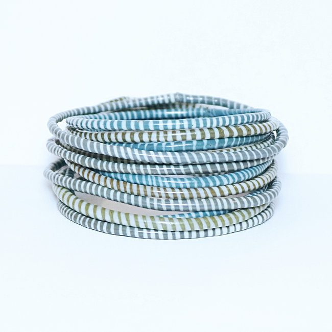 Lot de 12 bracelets Jokko en plastique recyclé mix Glacier bleu gris - Mali 049