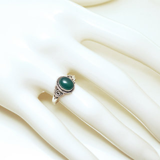 Bijoux ethniques Indiens bague en argent 925 femmes filigranes spirales et pierres semi-prcieuses fine ovale Agate verte - Inde 063Sb