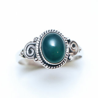 Bijoux ethniques Indiens bague en argent 925 femmes filigranes spirales et pierres semi-prcieuses fine ovale Agate verte - Inde 063Sc