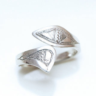 Bijoux ethniques touareg bague en argent 925 femme fine rglable ajustable ouverte grave pointe losange chevron - Niger 151 c