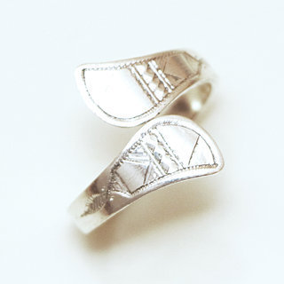 Bijoux ethniques touareg bague en argent 925 femme fine rglable ajustable ouverte grave pointe losange chevron - Niger 152