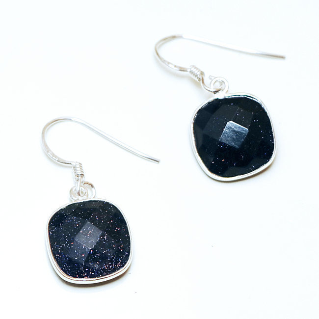 Boucles d'oreilles argent massif 925 losanges facettes et Pierre de soleil bleue - Inde 025