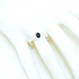 Bijoux ethniques Indiens bague fine en argent 925 minimaliste femme design pierre semi-prcieuse perle ovale filigranes Onyx noir - Inde 108 b