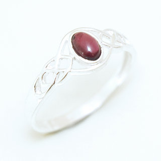 Bijoux ethniques Indiens bague fine en argent 925 minimaliste femme design pierre semi-prcieuse perle ovale filigranes rouge Grenat - Inde 108 a