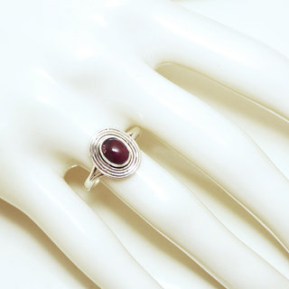 Bijoux ethniques Indiens bague en argent 925 massif femme fine petite ovale filigranes pierre fine Grenat rouge - Inde 124 b