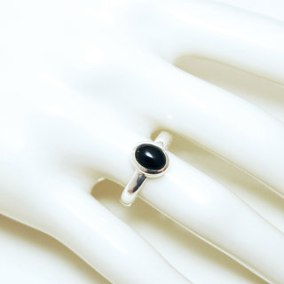 Bijoux ethniques Indiens bague en argent 925 massif femme fianailles classique fine petite ovale pierre fine onyx noir - Inde 126 b