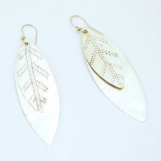 Bijoux ethniques contemporains boucles d'oreilles pendantes dores double feuilles graves peul fulani bronze or Africains fantaisie - Mali 103 a