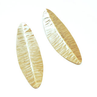 Bijoux ethniques contemporains boucles d'oreilles femme pendantes clous feuilles marteles dores plaqu or feuille peul fulani bronze dor africains - Mali 096 a