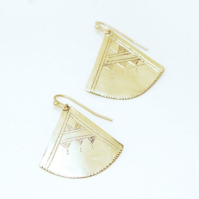 Boucles d'oreilles touareg gravées triangles en bronze doré - Mali 085