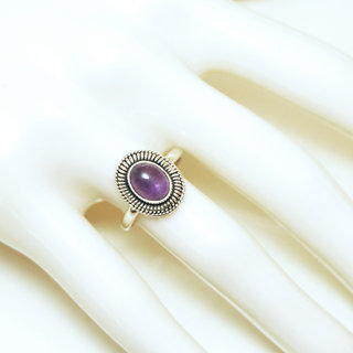 Bijoux ethniques Indiens bague en argent 925 massif femme fine petite ovale filigranes pierre fine Amthyste violet - Inde 125 b