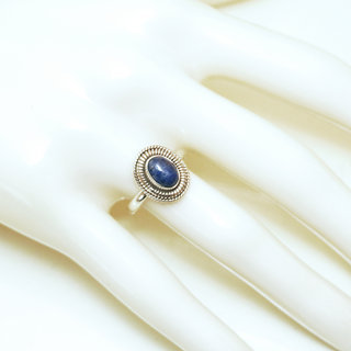 Bijoux ethniques Indiens bague en argent 925 massif femme fine petite ovale filigranes pierre fine Lapis Lazuli bleu fonc - Inde 125 b