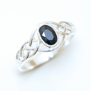 Bijoux ethniques Indiens bague en argent 925 massif femme jeune fille fine petite ovale ajoure ouverte facettes pierre fine Oxyde de Zirconium noir - Inde 132