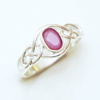 Bijoux ethniques Indiens bague en argent 925 massif femme jeune fille fine petite ovale ajoure ouverte facettes pierre fine corindon Rubis rose fonc - Inde 132