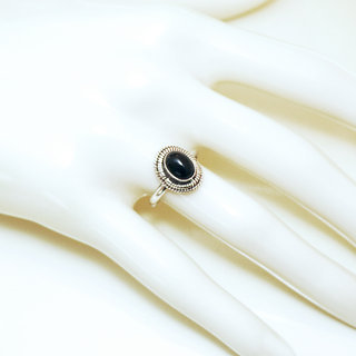 Bijoux ethniques Indiens bague en argent 925 massif femme fine petite ovale filigranes pierre fine Onyx noir sombre - Inde 125 b