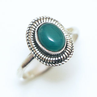 Bijoux ethniques Indiens bague en argent 925 massif femme fine petite ovale filigranes pierre fine Agate verte - Inde 125