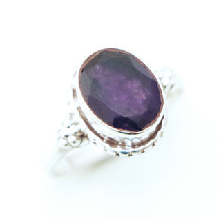 Bijoux ethniques Indiens bague en argent 925 massif femmes filigranes perles perle petite ovale facettes et pierre fine Amthyste violet mauve fonce - Inde 134