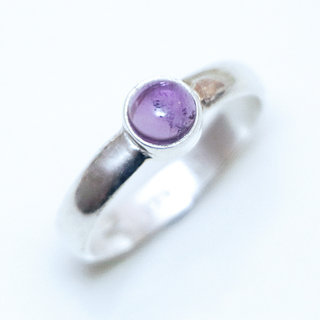 Bijoux ethniques Indiens bague en argent 925 massif femme fianailles classique fine petite ronde pierre fine Amthyste violet mauve - Inde 128