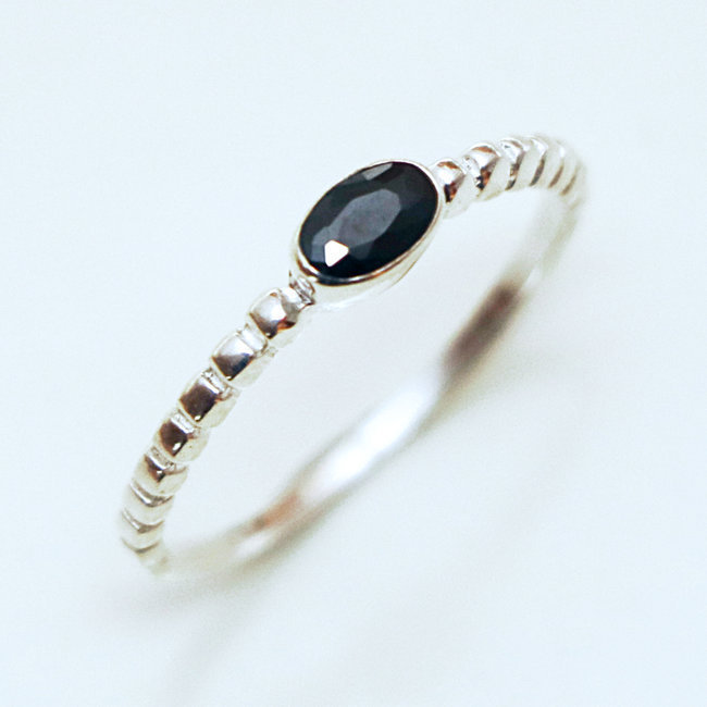 Bague fine ovale perlée en argent 925 et Zirconium noir - Inde 129