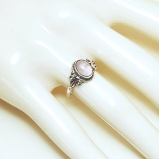 Bijoux ethniques Indiens bague fine argent 925 filigranes et pierre fine ovale Quartz rose - Inde 026 b