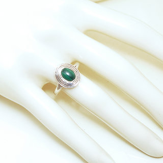 Bijoux ethniques Indiens bague en argent 925 massif femme fine petite ovale filigranes pierre fine Malachite - Inde 124