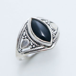 Bijoux ethniques Indiens bague en argent 925 massif et pierre fine ovale navette marquise filigranes Onyx noir - Inde 147