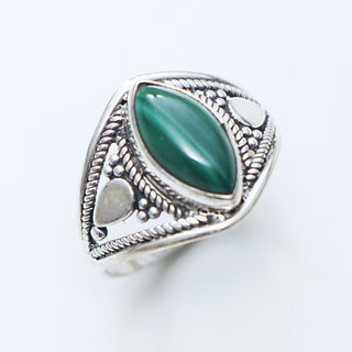 Bijoux ethniques Indiens bague en argent 925 massif et pierre fine ovale navette marquise filigranes Malachite Vert - Inde 147