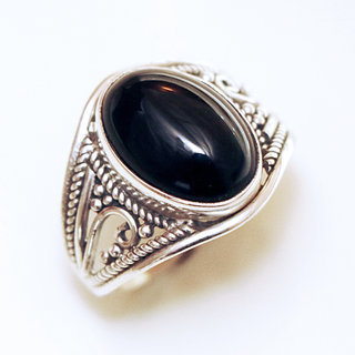 Bijoux ethniques Indiens bague en argent 925 massif et pierre fine ovale ouverte ajoure filigranes Onyx noir - Inde 148