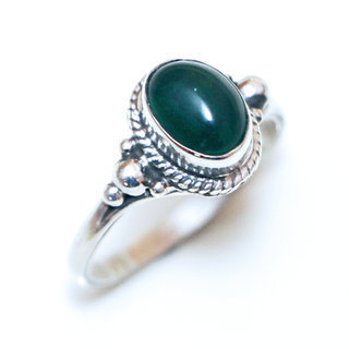 Bijoux ethniques Indiens bague en argent 925 massif femme et pierre fine ovale perles perles billes trio filigranes Agate verte - Inde 149