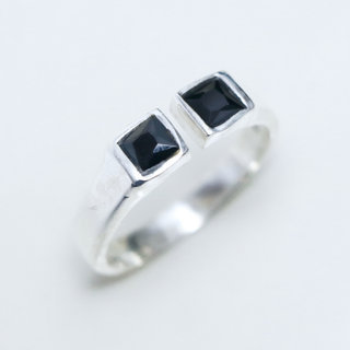 Bijoux ethniques Indiens bague en argent 925 massif fine rglable ajustable ouverte femme duo double carrs pierre fine Zirconium noir - Inde 154