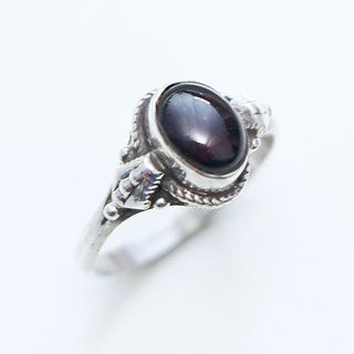 Bijoux ethniques Indiens bague en argent 925 massif pierres semi-prcieuses Grenat rouge fonc fine ovale filigranes - Inde 152a