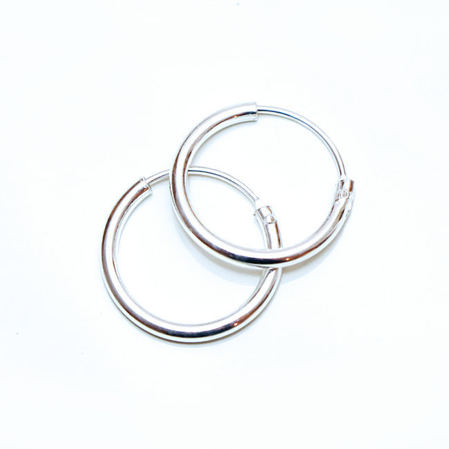 Boucles d'oreilles créoles fines argent 925 1,1 cm - Népal 022