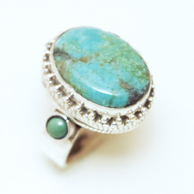 Bague ovale filigranes argent 925 et Turquoise naturelle - Népal 140