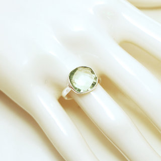 Bijoux ethniques Indiens bague argent 925 massif petites carre facette pierre de verre cristal Amthyste verte - Inde 156 b