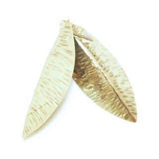 Bijoux ethniques contemporains boucles d'oreilles femme pendantes clous feuilles marteles dores plaqu or feuille peul fulani bronze dor africains - Mali 097 c